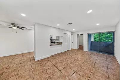 825 SW 10th Street #D, Hallandale Beach, FL 33009 - Photo 7