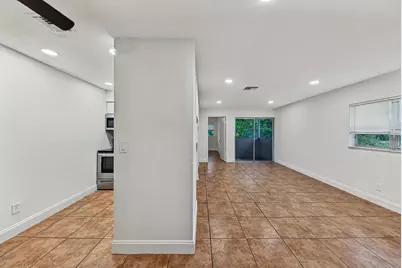 825 SW 10th Street #D, Hallandale Beach, FL 33009 - Photo 5