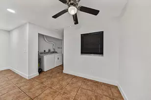 825 SW 10th St, Hallandale Beach, FL 33009 - Photo 15