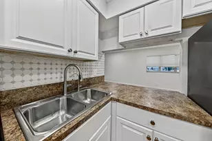 825 SW 10th St, Hallandale Beach, FL 33009 - Photo 19