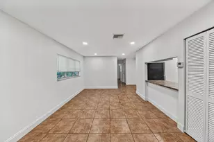 825 SW 10th St, Hallandale Beach, FL 33009 - Photo 11