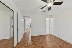 825 SW 10th St, Hallandale Beach, FL 33009 - Photo 25