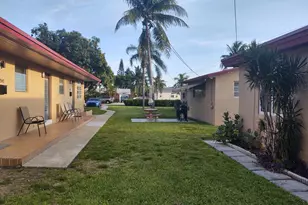 2347 Harding St, Hollywood, FL 33020 - Photo 3