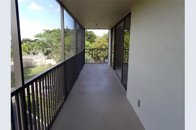 106 Lake Emerald Drive #401, Oakland Park, FL 33309 - Photo 9