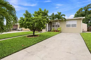 560 Seagrape Rd, Lantana, FL 33462 - Photo 3
