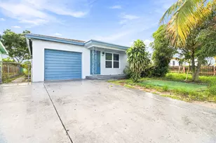 724 S D St, Lake Worth Beach, FL 33460 - Photo 1