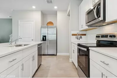 3901 SE Mentmore Lane, Stuart, FL 34997 - Photo 9