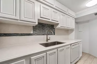 6807 NW 80th Court, Tamarac, FL 33321 - Photo 13