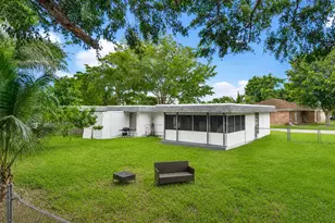 6807 NW 80th Ct, Tamarac, FL 33321 - Photo 17