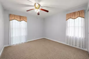 6807 NW 80th Ct, Tamarac, FL 33321 - Photo 5