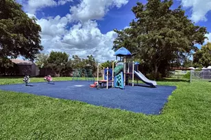 6807 NW 80th Ct, Tamarac, FL 33321 - Photo 23