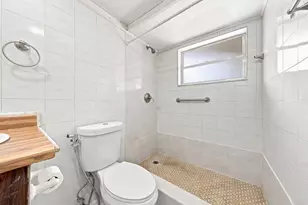 1750 W 46th St, Hialeah, FL 33012 - Photo 25