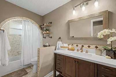 8316 Hampshire Drive, Sebring, FL 33876 - Photo 19