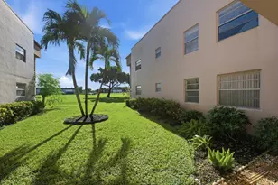 4 Flanders A, Delray Beach, FL 33484 - Photo 31