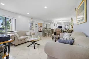 331 Knotty Pine Cir, Greenacres, FL 33463 - Photo 5