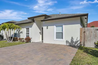 1562 W 26th Court, Riviera Beach, FL 33404 - Photo 11