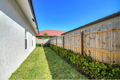 1562 W 26th Court, Riviera Beach, FL 33404 - Photo 13