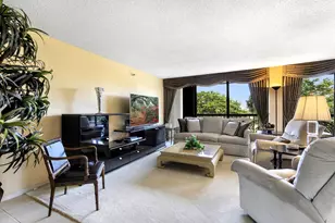2480 Presidential Way, West Palm Beach, FL 33401 - Photo 3