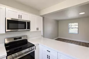 1142 Chateau Park Dr, Fort Lauderdale, FL 33311 - Photo 5