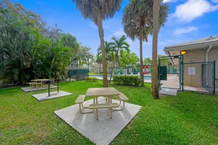 8735 Ramblewood Dr, Coral Springs, FL 33071 - Photo 5