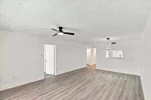 1100 Colony Point Cir, Pembroke Pines, FL 33026 - Photo 13