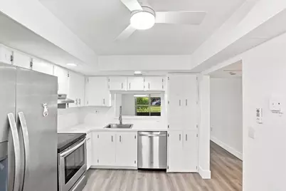 1100 Colony Point Circle #121, Pembroke Pines, FL 33026 - Photo 9