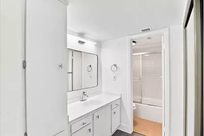 1100 Colony Point Circle #121, Pembroke Pines, FL 33026 - Photo 19
