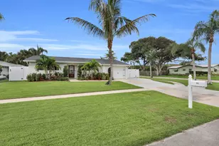 72 Willow Rd, Tequesta, FL 33469 - Photo 1