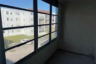 2860 Somerset Dr, Lauderdale Lakes, FL 33311 - Photo 25