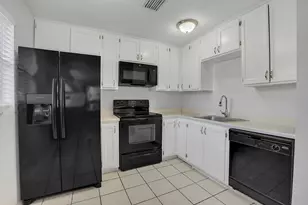 512 Holly Dr, Palm Beach Gardens, FL 33410 - Photo 11
