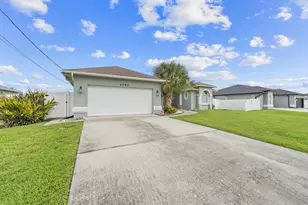 1043 SW Idol Ave, Port Saint Lucie, FL 34953 - Photo 5