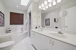 6676 Canary Palm Cir, Boca Raton, FL 33433 - Photo 23