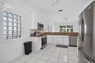 15891 SW 14th St, Pembroke Pines, FL 33027 - Photo 11