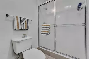 7940 N Nob Hill Rd, Tamarac, FL 33321 - Photo 29