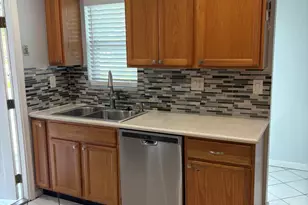 8250 SW 8th Ct, North Lauderdale, FL 33068 - Photo 17