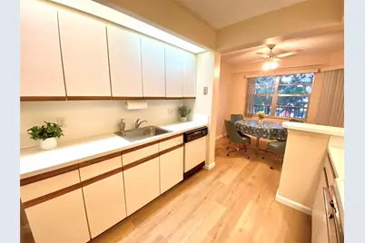 1000 SW 128th Terrace #411V, Pembroke Pines, FL 33027 - Photo 5