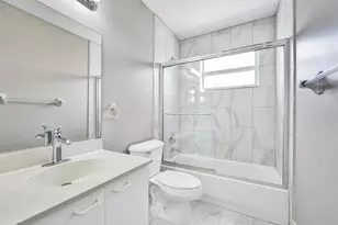 1365 NW 154th Ln, Pembroke Pines, FL 33028 - Photo 21