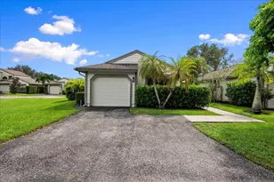 2542 Bedford Mews Dr, Wellington, FL 33414 - Photo 25