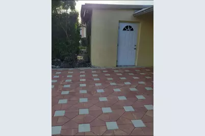 7751 NW 41st Street #Efficiency, Davie, FL 33024 - Photo 1