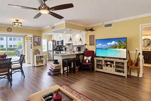14 Colonial Club Dr, Boynton Beach, FL 33435 - Photo 9