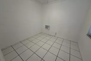 421 NE 11th St, Fort Lauderdale, FL 33304 - Photo 3