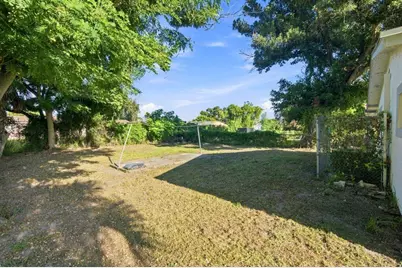 809 N 22nd Street, Fort Pierce, FL 34950 - Photo 23