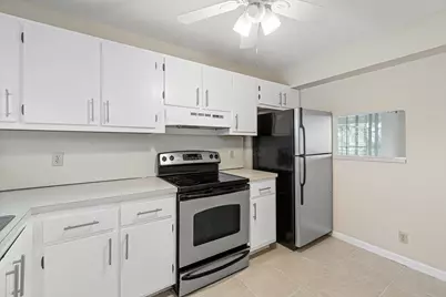 4640 Lucerne Lakes Boulevard W #303, Lake Worth, FL 33467 - Photo 3