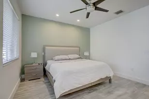 131 S E 7th Way, Pompano Beach, FL 33060 - Photo 27
