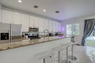 131 S E 7th Way, Pompano Beach, FL 33060 - Photo 13