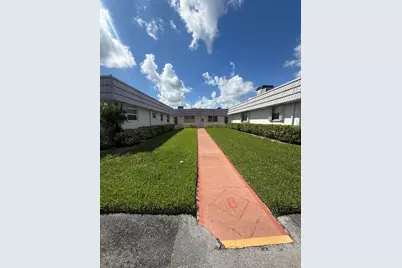 34 Valencia B, Delray Beach, FL 33446 - Photo 3