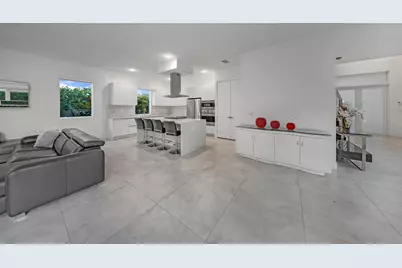 10081 NW 75th Terrace, Doral, FL 33178 - Photo 9