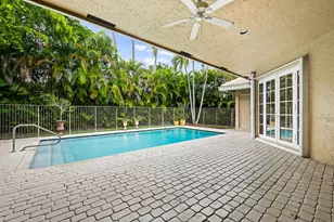 1207 Manor Dr S, Weston, FL 33326 - Photo 9