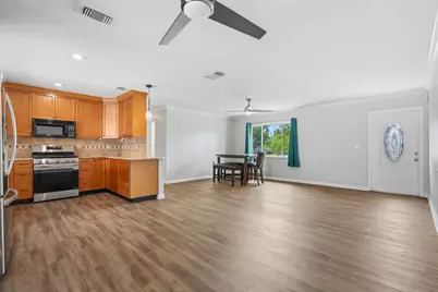 257 SW Thornhill Drive, Port Saint Lucie, FL 34984 - Photo 5