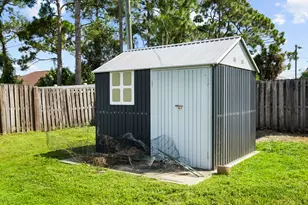 257 SW Thornhill Dr, Port Saint Lucie, FL 34984 - Photo 17